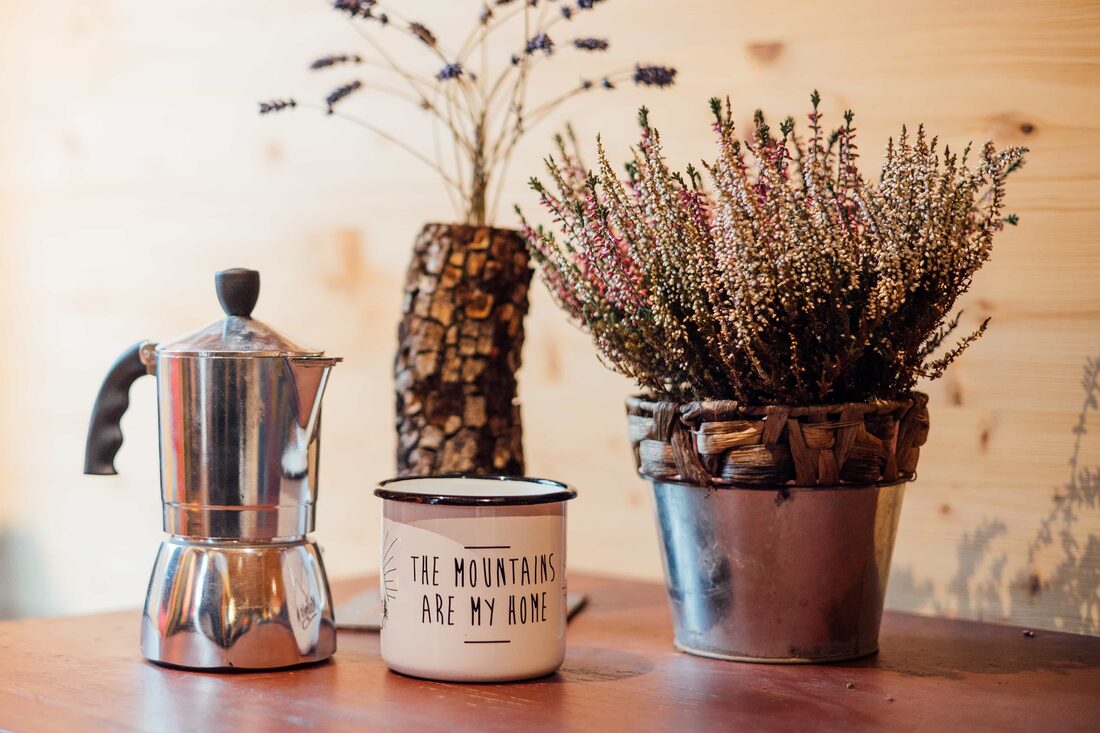Kaffeebar und Wohlfühl-Atmosphäre in der Hightech-Scheune