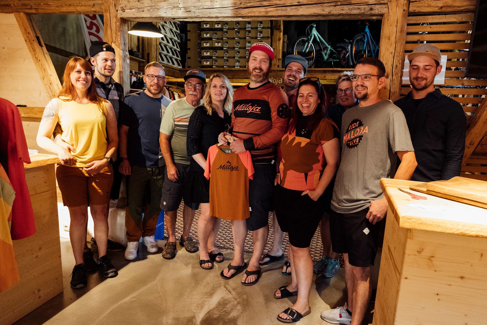 Das Team von Fahrrad Schmidt in der Hightech-Scheune in Bad Tabarz